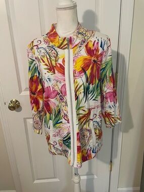 Floral Zip-Front Women’s Jacket - White Multicolor with pockets